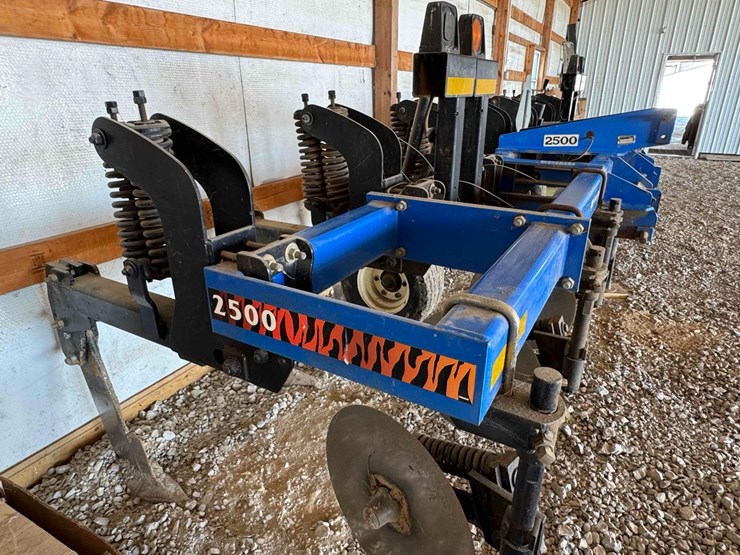 case-ih-2500-image-9