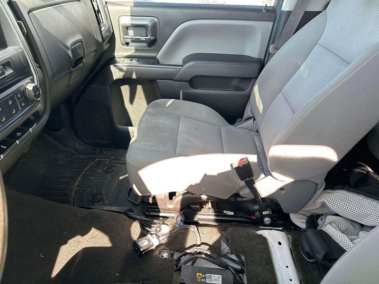 2017-chevrolet-silverado-2500-image-18