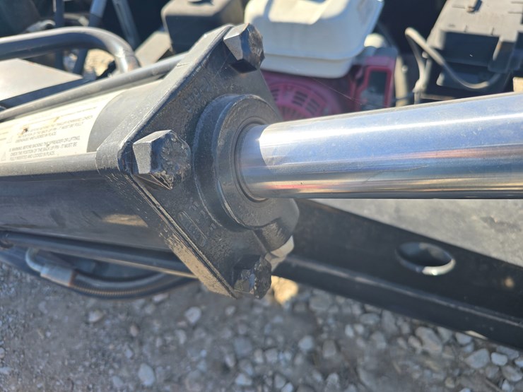 #22379-•-2019-fontaine-eq1-spreader-image-12