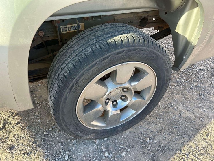 2010-gmc-1500-image-24