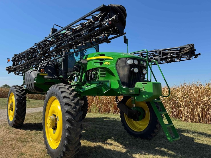 2011-john-deere-4730-image-2