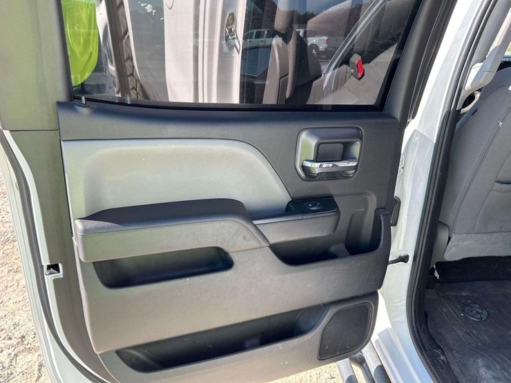 2017-chevrolet-silverado-2500-image-19