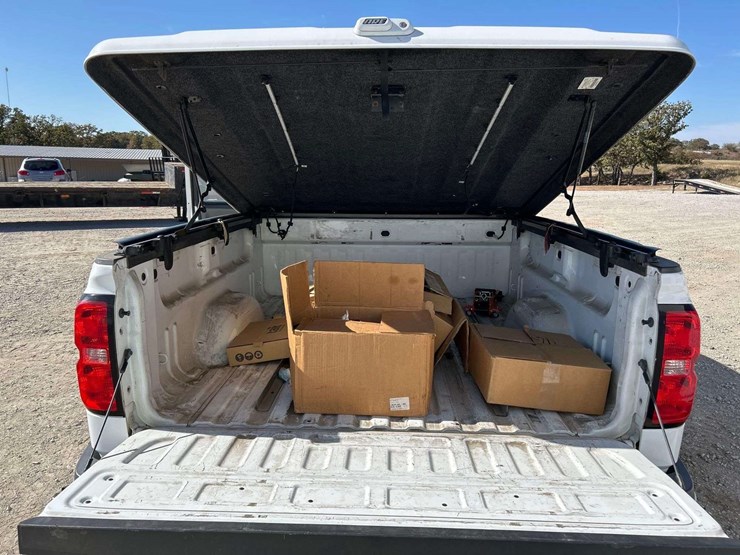 2017-chevrolet-silverado-2500-image-21