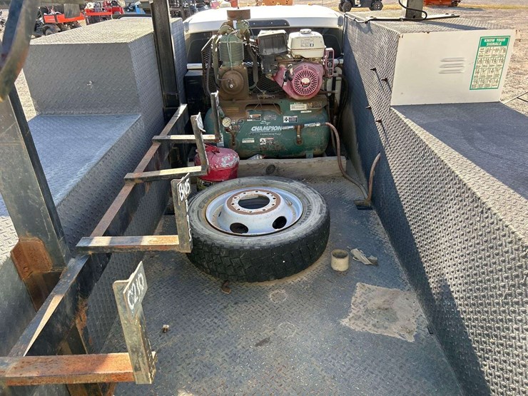 2017-ford-f550-image-27