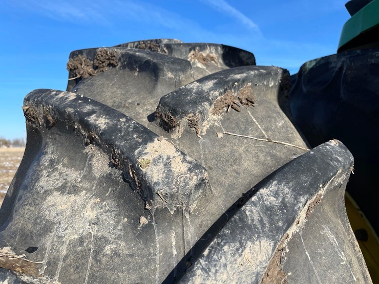 john-deere-8200-image-33