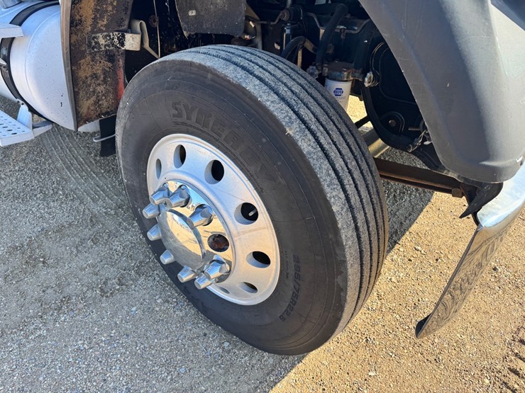 #14024-•-2007-freightliner-fld120sd-truck-tractor-image-19