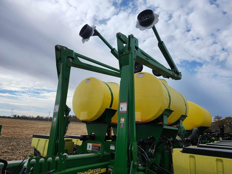 2014-john-deere-1770-image-18