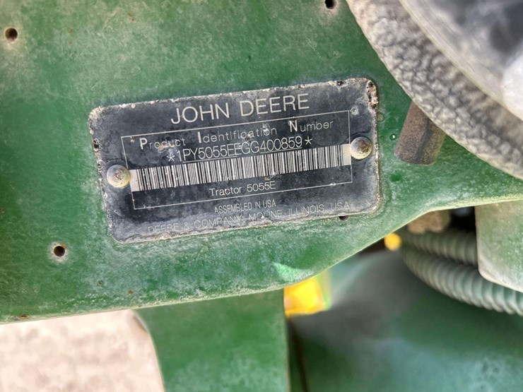 2016-john-deere-5055e-4wd-59hp-utility-tractor-image-5