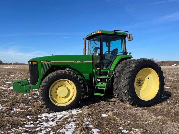 john-deere-8200-image-1