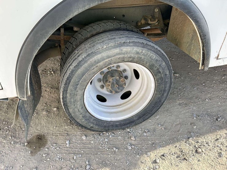 2017-ford-f550-image-42