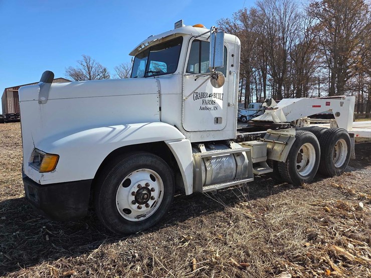 1994-freightliner-semi-image-1