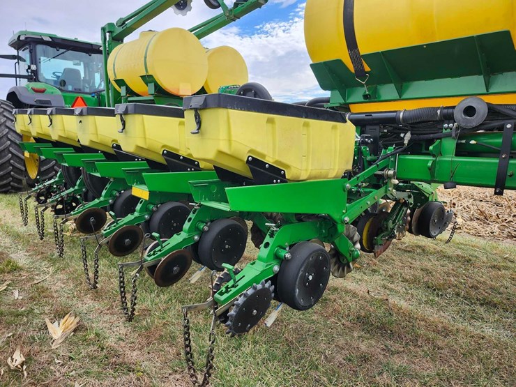 2014-john-deere-1770-image-14