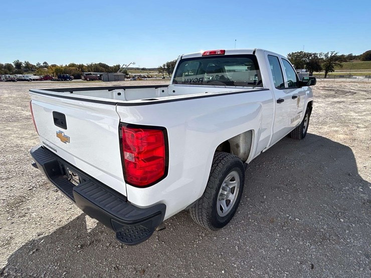 2017-chevrolet-silverado-1500-image-3