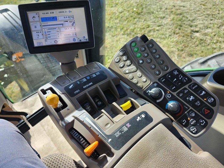 2012-john-deere-8285r-image-23