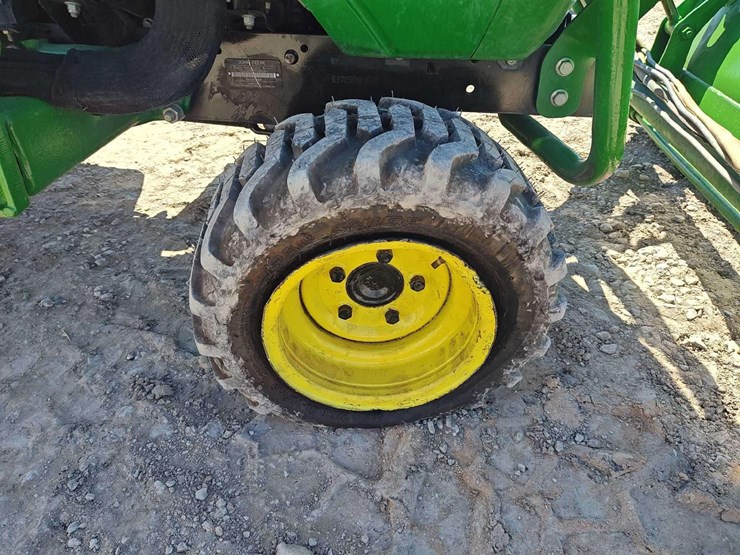 2019-john-deere-1025r-image-18