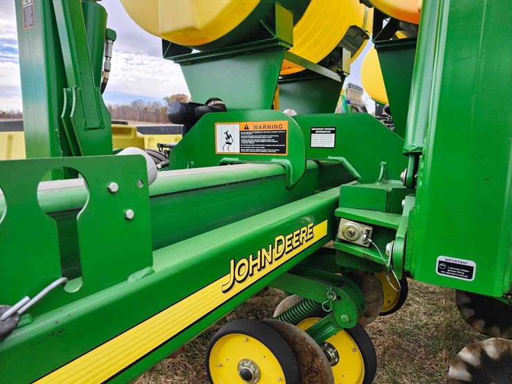 2014-john-deere-1770-image-19