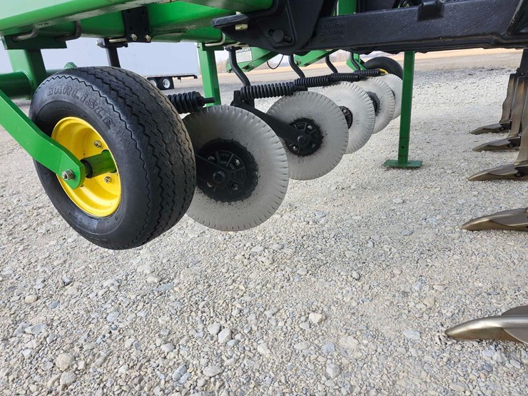 john-deere-2100-image-5