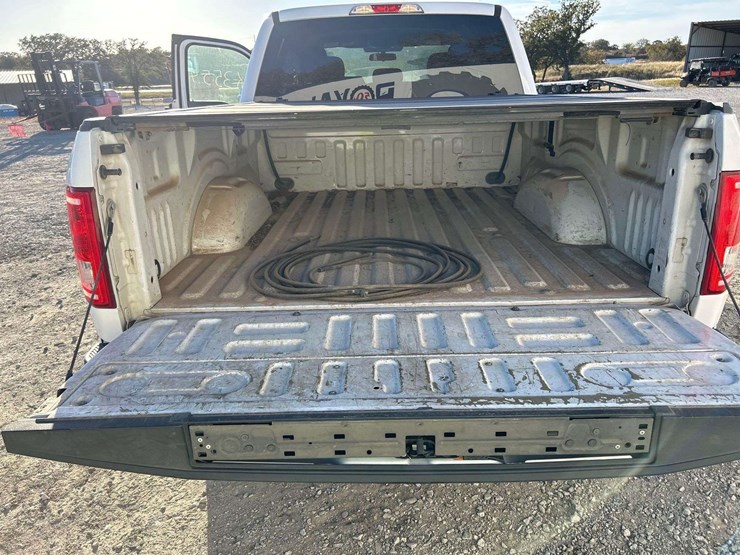 2017-ford-f150-image-21