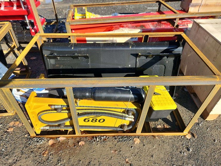 skid-steer-hydraulic-breaker-image-1