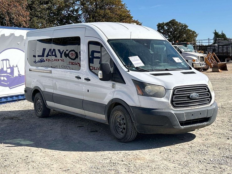 2017-ford-transit-350-passenger-van-image-2