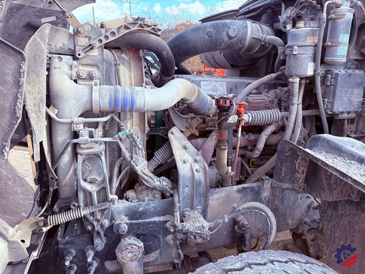 2019-mack-granite-gr64f-image-35