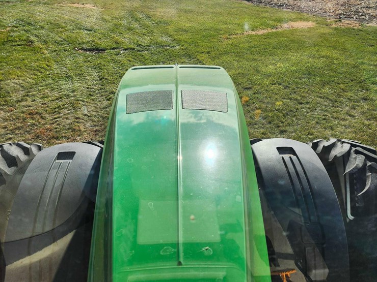 2012-john-deere-8285r-image-28