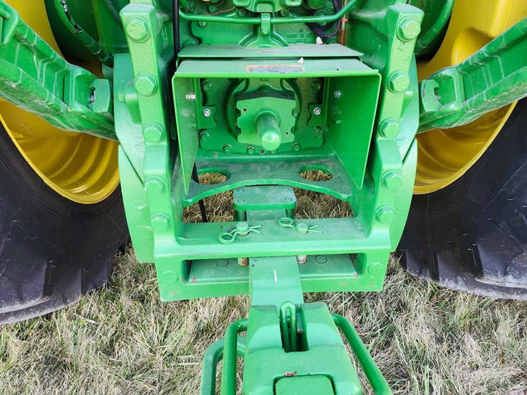 2022-john-deere-8r-310-image-11