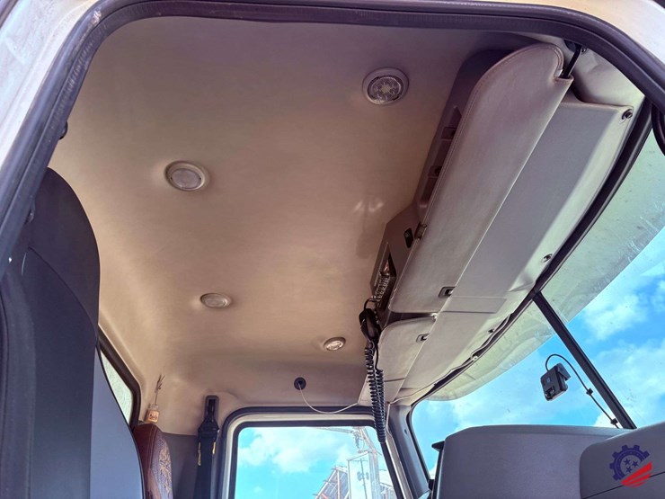 2019-mack-granite-gr64f-image-63