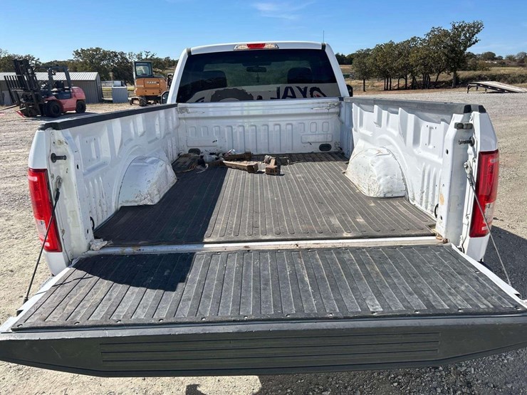 2016-ford-f150-image-18