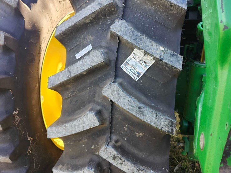 2012-john-deere-8285r-image-11