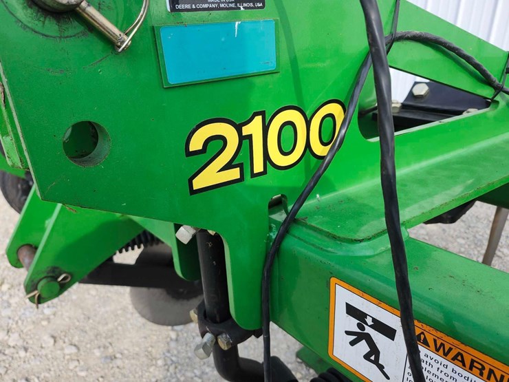john-deere-2100-image-2