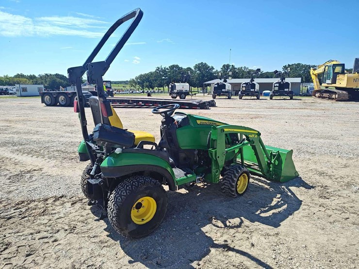 2019-john-deere-1025r-image-4
