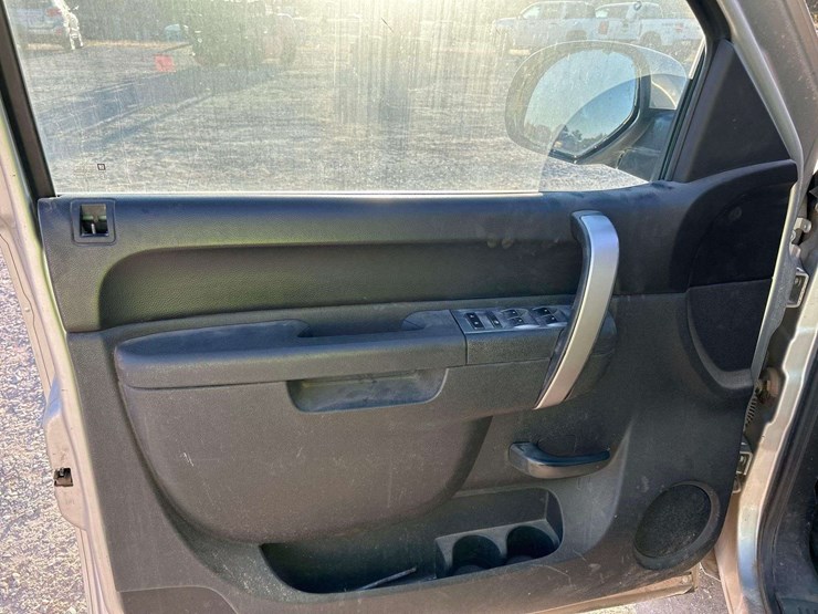 2010-gmc-1500-image-12