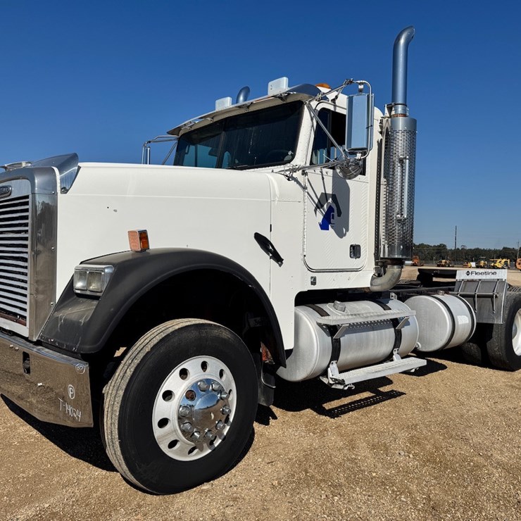 #14024 • 2007 FREIGHTLINER FLD120SD TRUCK TRACTOR
