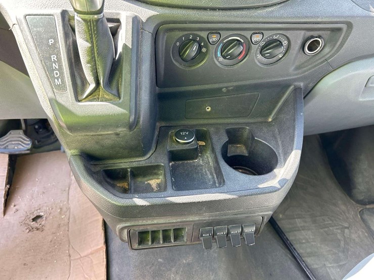 2017-ford-transit-350-passenger-van-image-17