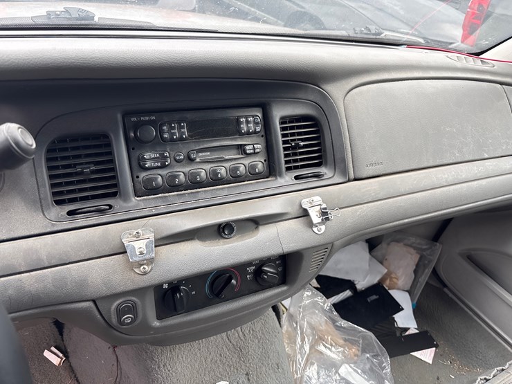 #5008-•-2002-ford-crown-victoria-|-for-parts/repairs-image-8