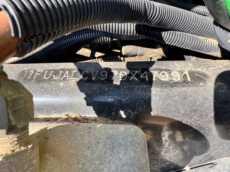 #14024-•-2007-freightliner-fld120sd-truck-tractor-image-6