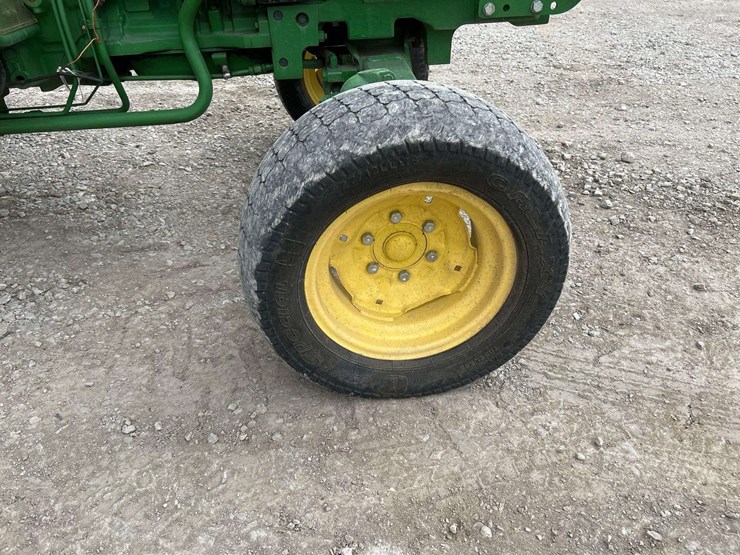 2016-john-deere-5055e-image-23