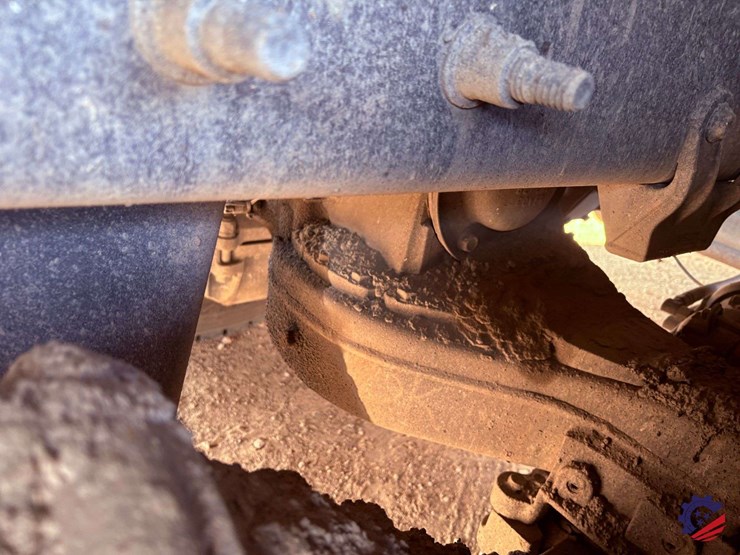 2019-mack-granite-gr64f-image-58