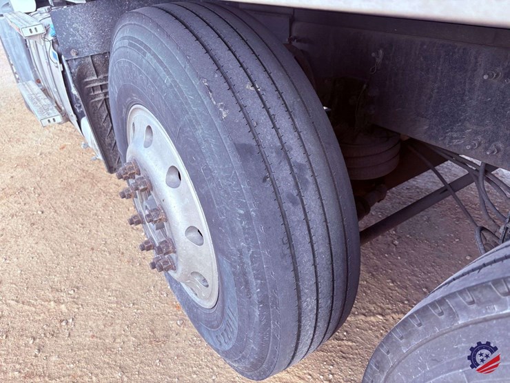 2019-mack-granite-gr64f-image-17