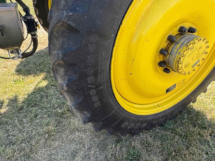 2011-john-deere-4730-image-21