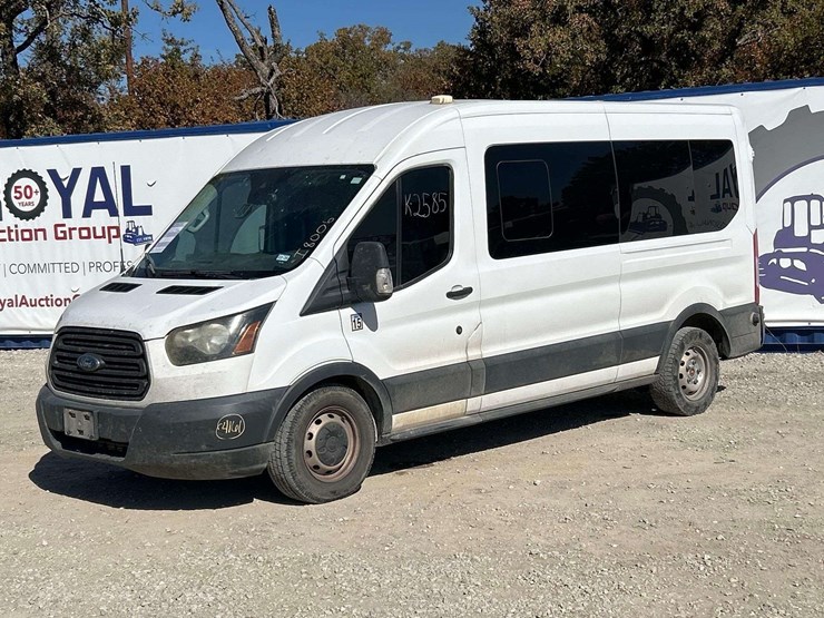 2017-ford-transit-350-passenger-van-image-1