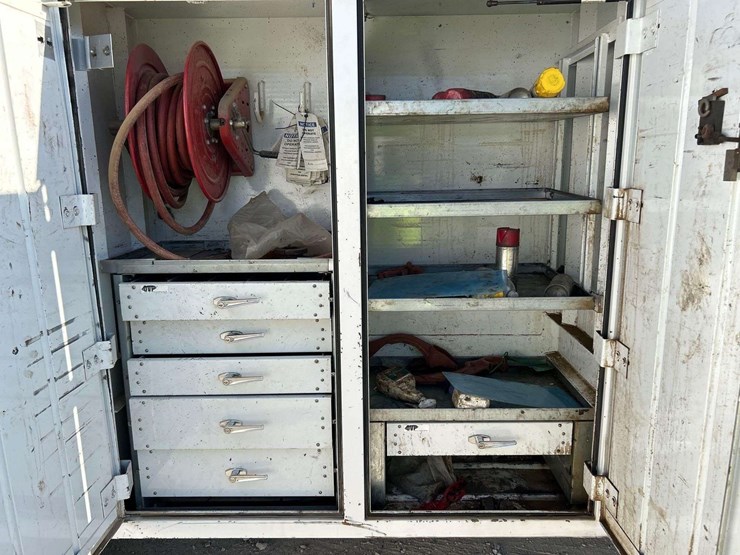 2017-ford-f550-image-40