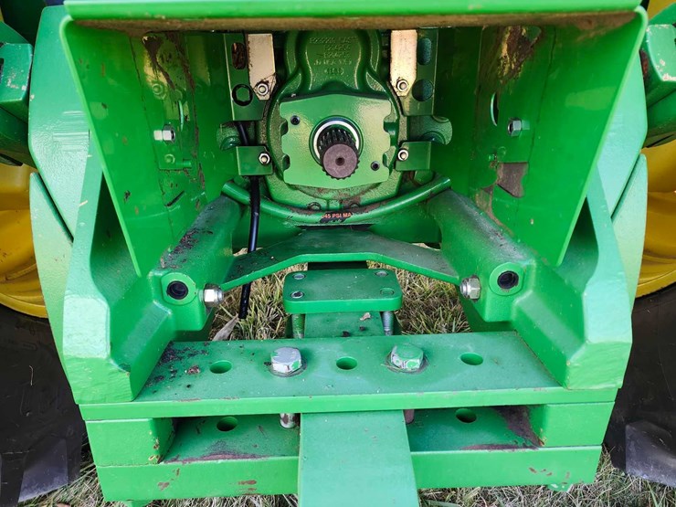 2012-john-deere-8285r-image-10