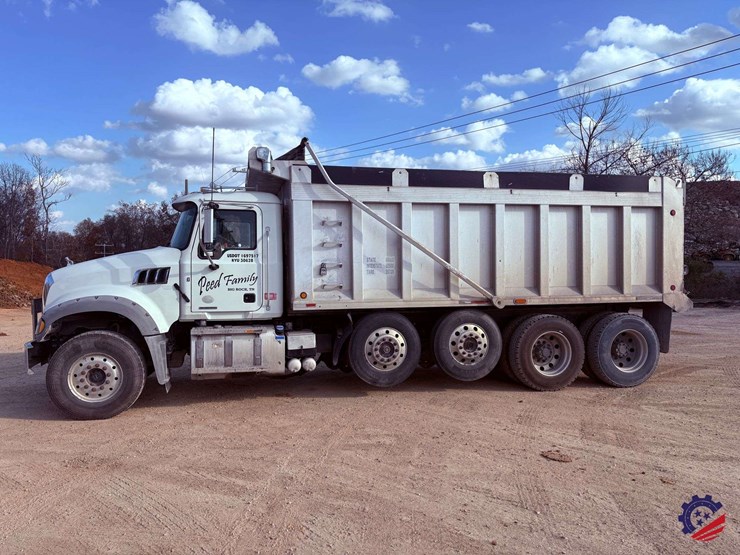 2019-mack-granite-gr64f-image-2