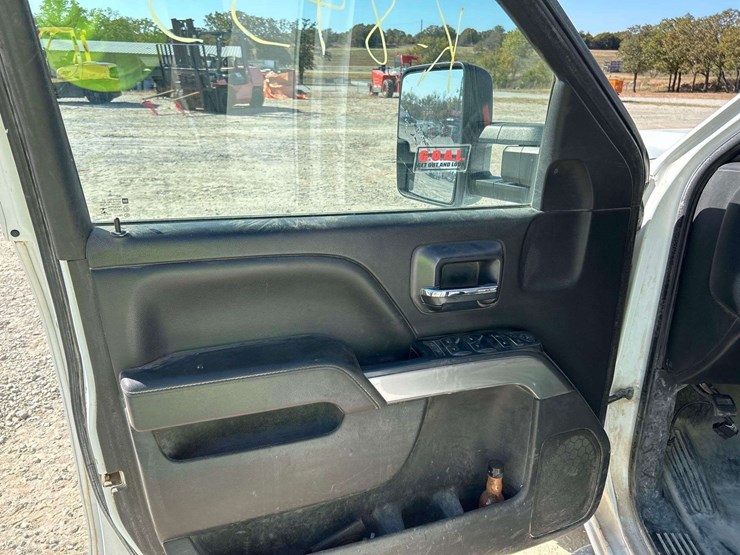 2017-chevrolet-silverado-1500-image-10