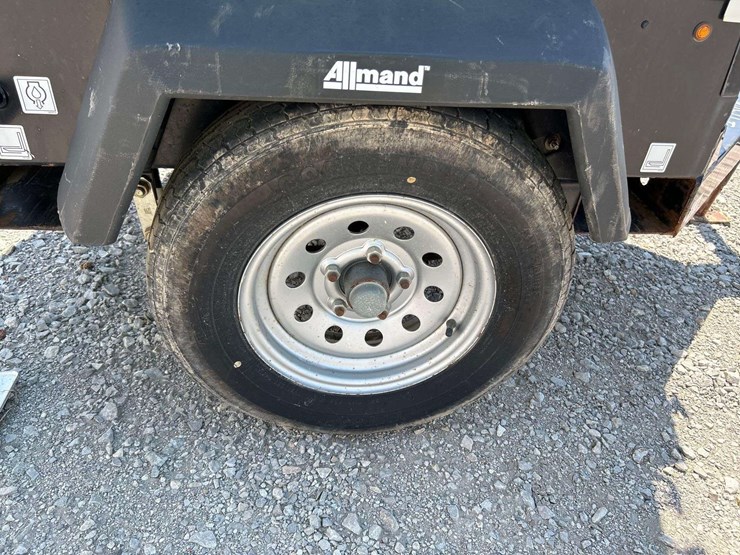 2019-allmand-bros-night-lite-v-series-image-17