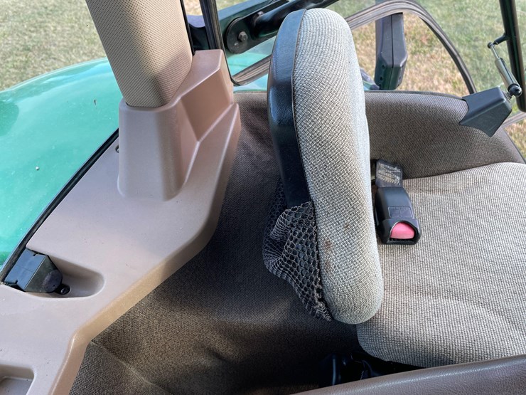 2005-john-deere-8420-image-25