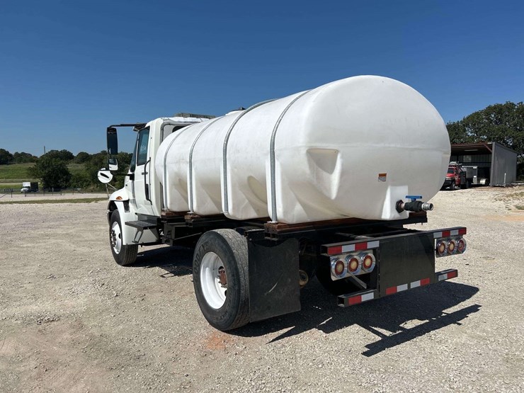 2010-international-durastar-4300-image-2