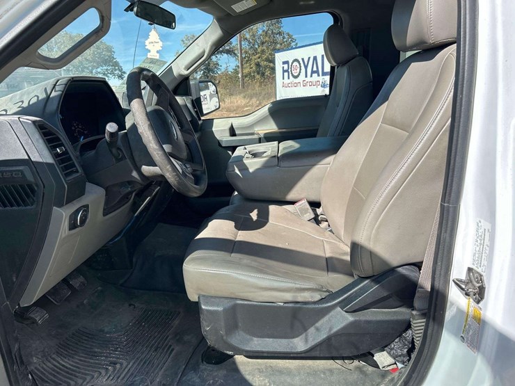 2016-ford-f150-image-13